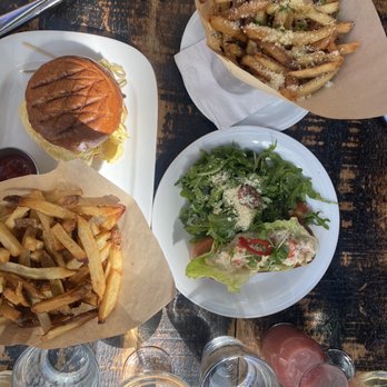 Refinery Rooftop - Deluxe Egg Sandwich Maine Lobster Roll - Lounges Near Me - New York, New York Refinery Rooftop - Deluxe Egg Sandwich Maine Lobster Roll - Lounges Near Me - New York, New York