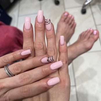 FAB Nail Bar - Tim Nails and Tom Toes - Nail Salons Near Me - Dallas, Texas FAB Nail Bar - Tim Nails and Tom Toes - Nail Salons Near Me - Dallas, Texas