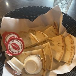 Estiatorio Yia Sou! - Complimentary pita