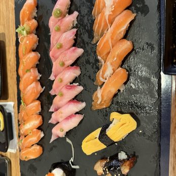 Aikan Sushi - Regular Salmon Nigiri, Yuzu Salmon Nigiri, Yellowtail Nigiri, Scallop, Tamago, and Eel - Izakaya Near Me - Northridge, California Aikan Sushi - Regular Salmon Nigiri, Yuzu Salmon Nigiri, Yellowtail Nigiri, Scallop, Tamago, and Eel - Izakaya Near Me - Northridge, California
