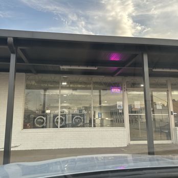 XL Laundry at West Berry Ave - Laundromat - Laundromat Near Me - Foley, Alabama XL Laundry at West Berry Ave - Laundromat - Laundromat Near Me - Foley, Alabama