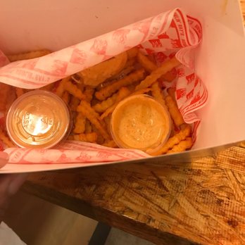 Howlin' Ray's - Complimentary fries while we waited - Southern Near Me - Los Angeles, California