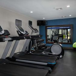 Hampton Inn Bartlesville - Health club fitness center gym