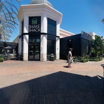 Shake Shack Irvine Spectrum - Burgers Near Me - Irvine, California Shake Shack Irvine Spectrum - Burgers Near Me - Irvine, California