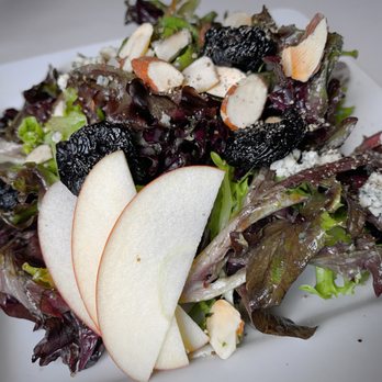 Vinny's Ristorante - HOUSE SALAD - Italian Near Me - Friday Harbor, Washington Vinny's Ristorante - HOUSE SALAD - Italian Near Me - Friday Harbor, Washington