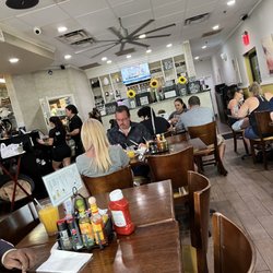 Eggs-Cetera Cafe - Inside view
