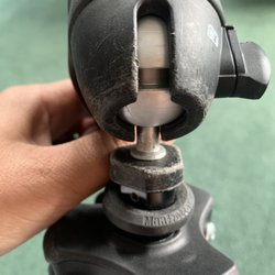 Saneal Cameras - Defective tripod, they call it brand new