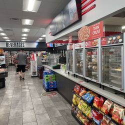 Casey's - Well, organized, clean store