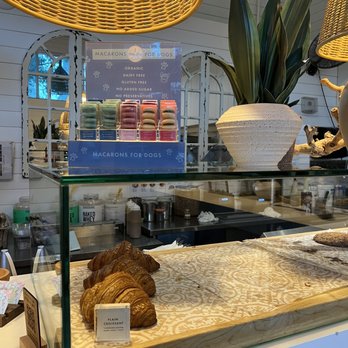 Pura Vida Miami - The inside - Sandwiches Near Me - Miami Beach, Florida