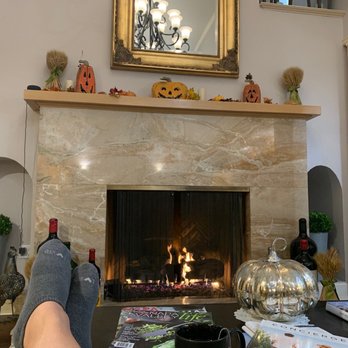 Elm House Inn - Fireplace - Hotels Near Me - Napa, California