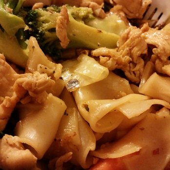 Spice & Dice - Chicken drunken noodles , little spicy.  So good ! - Thai Near Me - Towson, Maryland