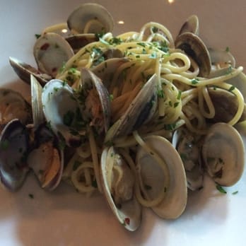 Osteria Ciceri e Tria - Spaghetti alle Vongole - Italian Near Me - Toronto, Ontario Osteria Ciceri e Tria - Spaghetti alle Vongole - Italian Near Me - Toronto, Ontario