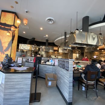 Mo Mo Paradise - Front waiting area, small location overall - Japanese Near Me - Arcadia, California