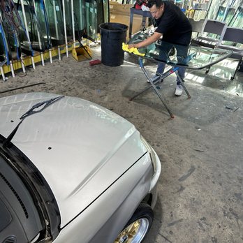 Low Cost Auto Glass - Quality windshield replacement! The technician takes their time and care on your vehicle and preparation. - Car Window Tinting Near Me - Sacramento, California Low Cost Auto Glass - Quality windshield replacement! The technician takes their time and care on your vehicle and preparation. - Car Window Tinting Near Me - Sacramento, California