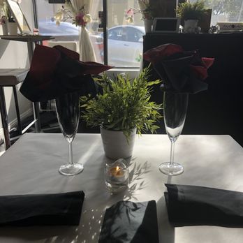 Yah Mon - Table - Caribbean Near Me - Tampa, Florida Yah Mon - Table - Caribbean Near Me - Tampa, Florida