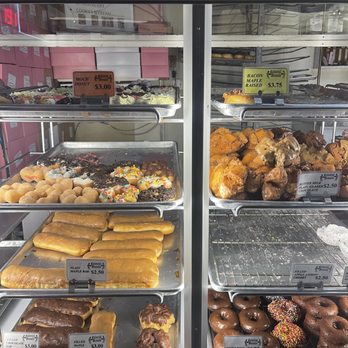 Colonial Donuts - Donuts Near Me - Oakland, California