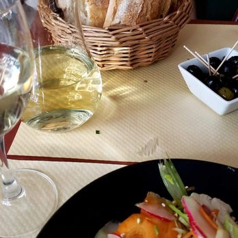 Le Mesturet - Bistros Near Me - Paris, 75 Le Mesturet - Bistros Near Me - Paris, 75