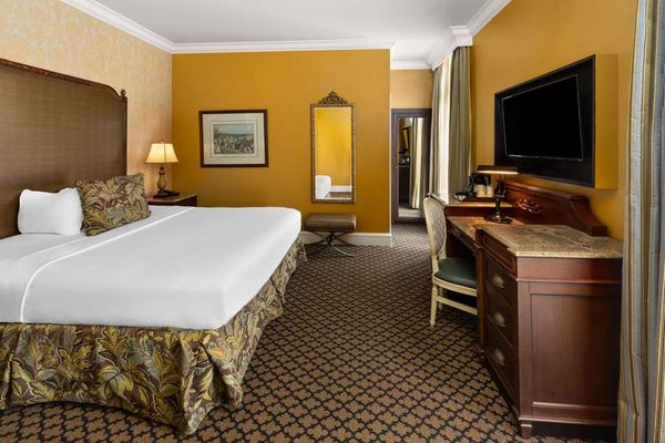 The Lafayette New Orleans by Kasa by null