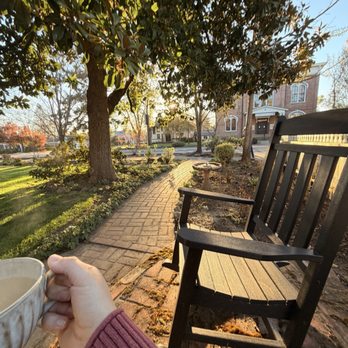Jacksonville's Magnolia Hotel - Rocking chairs on the front patio - Bed & Breakfast Near Me - Jacksonville, Oregon