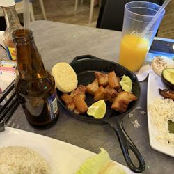 La Colombianita Bakery and Restaurant - CHICHARRON CON AREPA