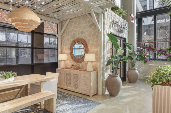 Pura Vida Miami by null