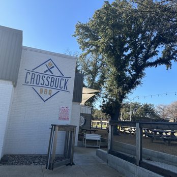 Crossbuck BBQ - Barbeque Near Me - Farmers Branch, Texas