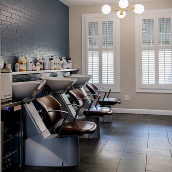 Yy Salon - Sleek modern shampoo area - Hair Salons Near Me - Richmond, Virginia