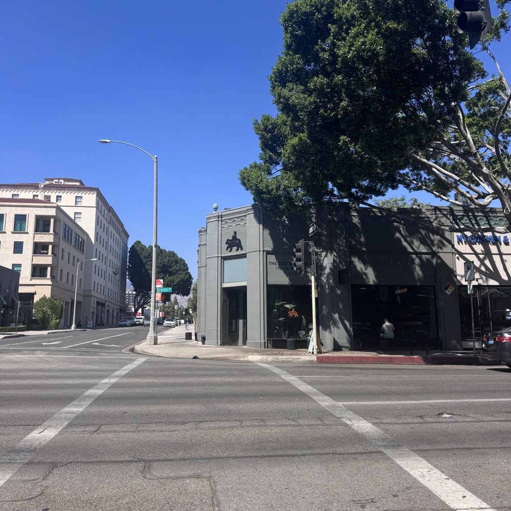 The Boy & The Bear - Outside - Coffee & Tea Near Me - Pasadena, California The Boy & The Bear - Outside - Coffee & Tea Near Me - Pasadena, California