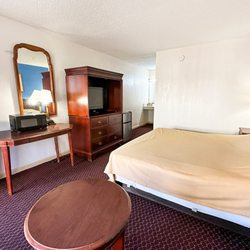 Super Inn & Suites by OYO Milledgeville