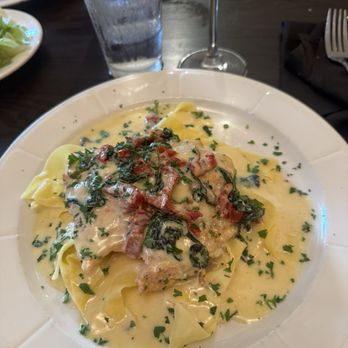 Bellanotte Restaurant - Tuscan Salmon - Italian Near Me - Middletown, Connecticut