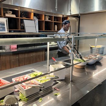 The Centurion Lounge - MKe your own Mac and cheese bar - Airport Lounges Near Me - Denver, Colorado