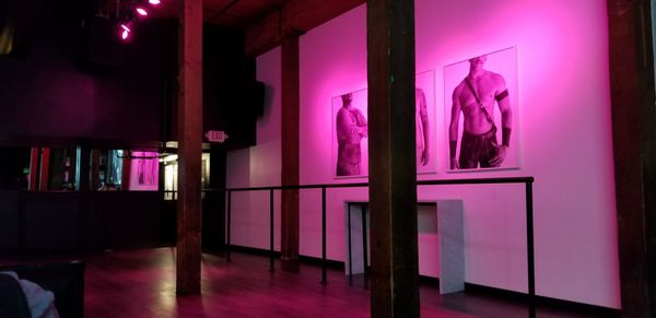 Queer/Bar by null