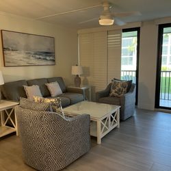 Sundial Beach Resort - Living room