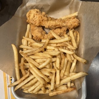 Buffalo Wild Wings - Kid's meal - Chicken Wings Near Me - Lynnwood, Washington