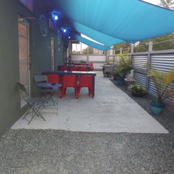 Jobos Bier Gaarten - Side entrance
