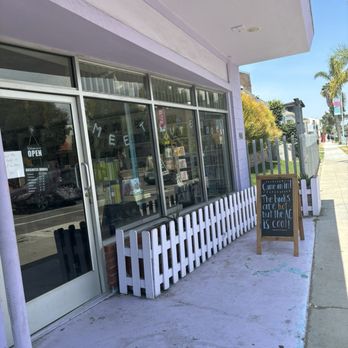 Meet Cute Romance Bookshop - Bookstores Near Me - La Mesa, California Meet Cute Romance Bookshop - Bookstores Near Me - La Mesa, California
