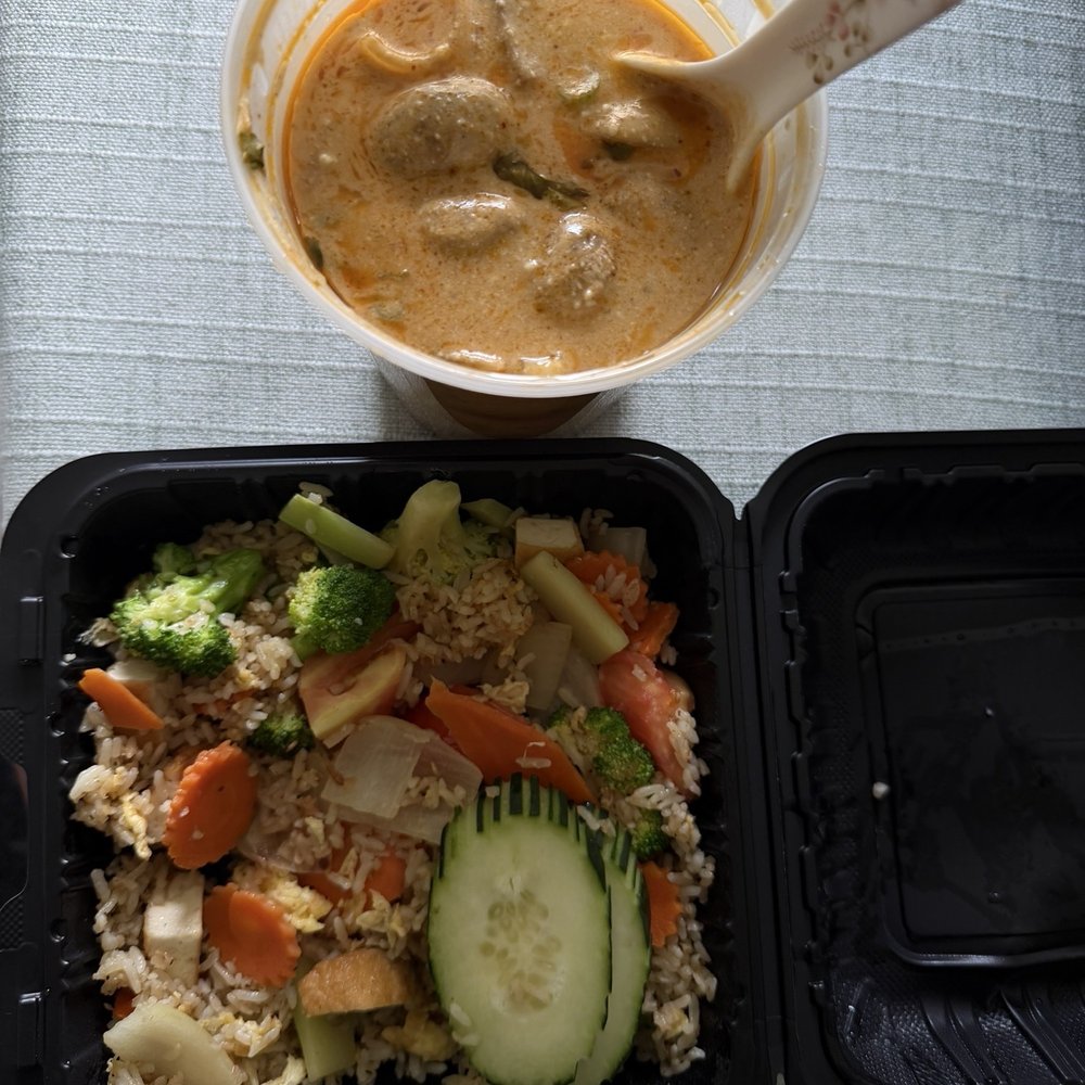 Sirinya's Thai Restaurant & Lounge - Tom Kha Soup and Tofu Fried Rice - Thai Near Me - Spokane, Washington Sirinya's Thai Restaurant & Lounge - Tom Kha Soup and Tofu Fried Rice - Thai Near Me - Spokane, Washington