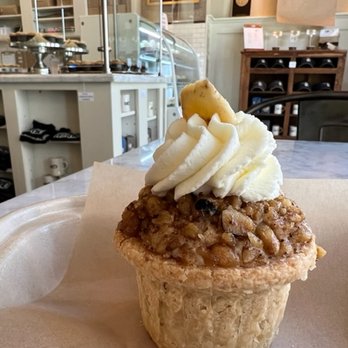 I Like Pie Bakeshop - Banana Foster - Bakeries Near Me - Claremont, California I Like Pie Bakeshop - Banana Foster - Bakeries Near Me - Claremont, California