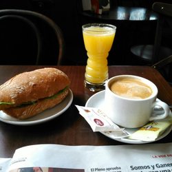 La Vieja Villa - Desayuno. Café mediano, pincho o bollería y zumo natural 2,80€