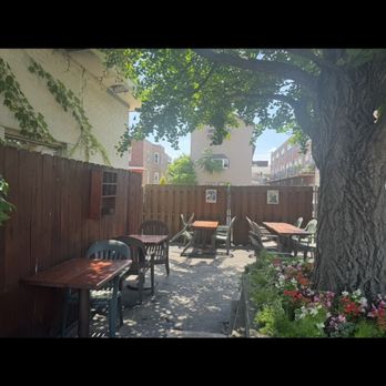Goldyburgers - Dive Bars Near Me - Forest Park, Illinois Goldyburgers - Dive Bars Near Me - Forest Park, Illinois