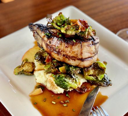 Tavern House Kitchen + Bar by null