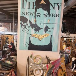 The G Spot Modern Retro Boutique - Love this painting!