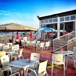 Chiringuito Paco - Buen café, Cañas con tapas generosas y buenos precios. Que más puedes pedir a pie de playa.