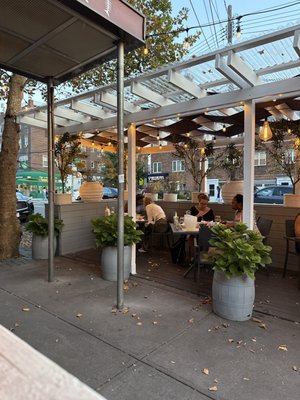 Telly's Taverna by null