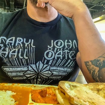 Naan -N- Curry - Chicken Tikka Masala Combo w/ Naan, Rice, Daryl & John... - Pakistani Near Me - Daly City, California Naan -N- Curry - Chicken Tikka Masala Combo w/ Naan, Rice, Daryl & John... - Pakistani Near Me - Daly City, California