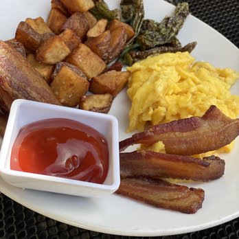 Aracely Cafe - New American Near Me - San Francisco, California