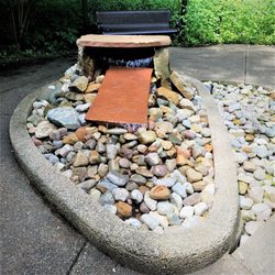 Hawthorn Park - Water feature at the entrance of the labyrinth