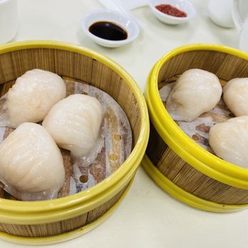 Ginger & Garlic - Shrimp har gow - Dim Sum Near Me - Honolulu, Hawaii Ginger & Garlic - Shrimp har gow - Dim Sum Near Me - Honolulu, Hawaii