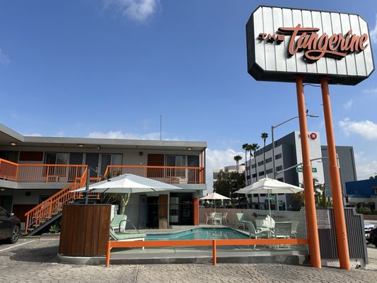 The Tangerine - a Burbank Hotel by null