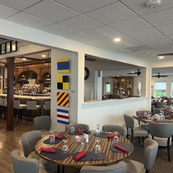 Devils Lake Yacht Club - The eating area